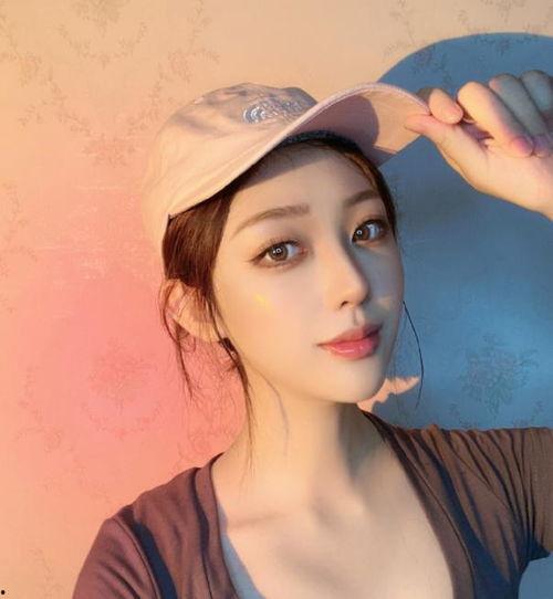 网红明星吃瓜头像女生,揭秘娱乐圈幕后故事 第1张 网红明星吃瓜头像女生,揭秘娱乐圈幕后故事 第1张